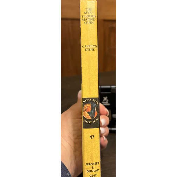 Vintage Nancy Drew Book 1970 The Mysterious Mannequin by Carolyn Keene - Picture 3 of 6